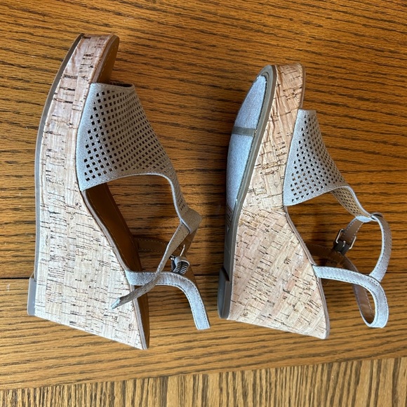Franco Sarto Clinton2 Taupe Perforated Cork Wedge Platform 4” Sandals Size 10 - Picture 2 of 15